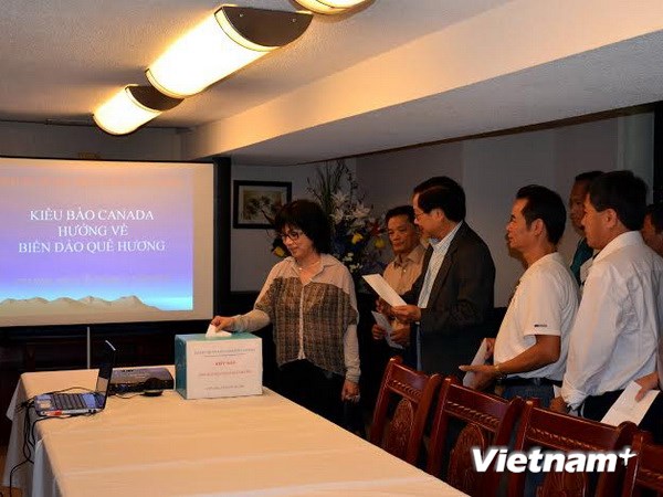 Vietnamese in Canada raise fund to support national sea sovereignty